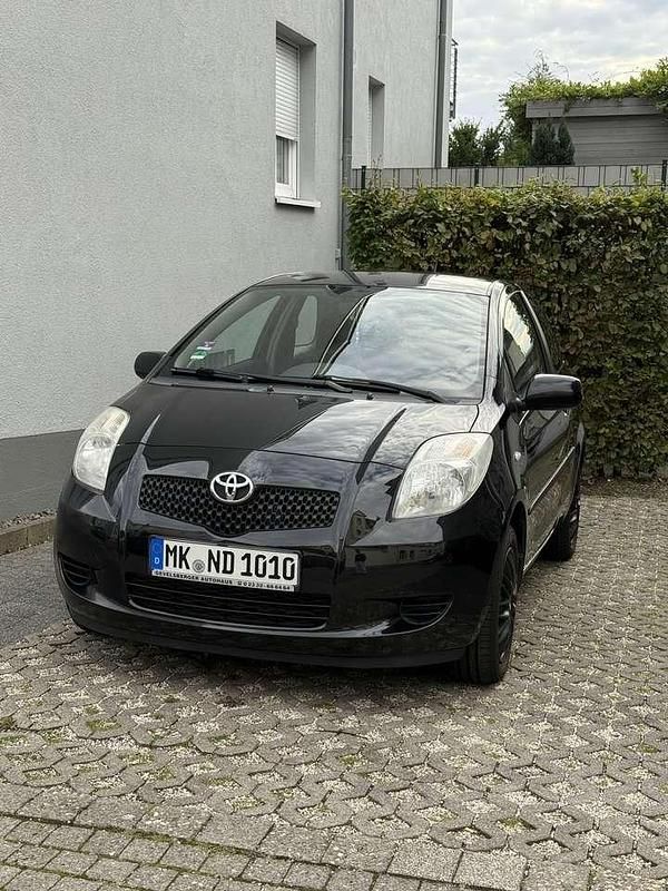 Gebraucht 2006 Toyota Yaris Limousine | 3.300 € (Fairer Preis) - Bild 1/4
