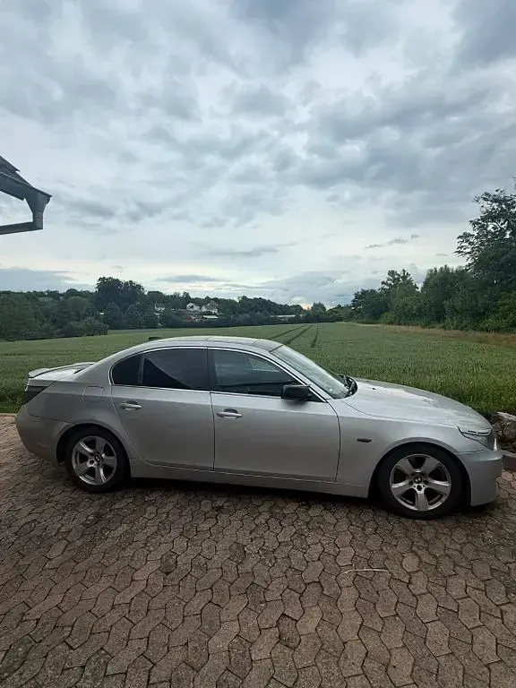 Gebraucht BMW 520 170 PS (125 kW) 2005 Silber Limousine