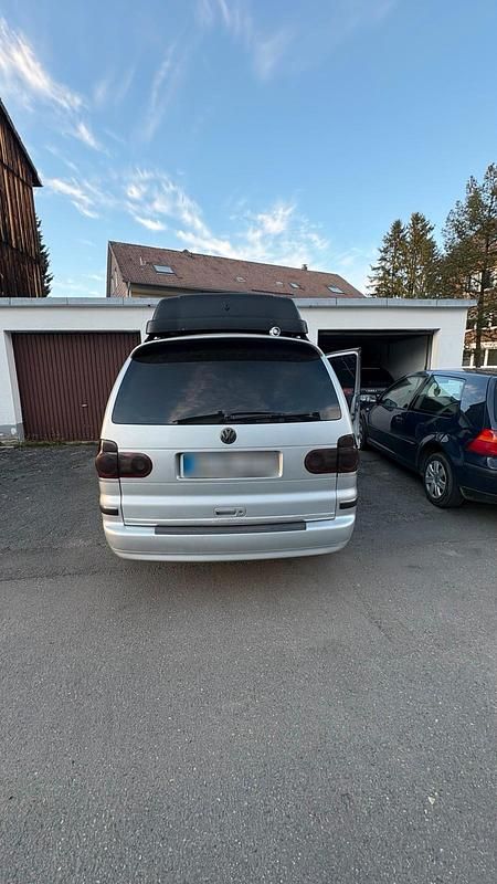 Second-hand VW Sharan 116 CP (85 kW) 2004 Gri Monovolum