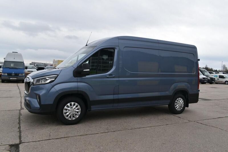 Blau blau Gebraucht 2023 Maxus eDeliver 9 Van | 52.898 € - Bild 1/4