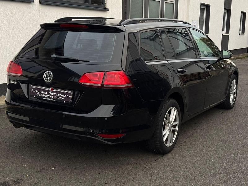 Gebraucht VW Golf VII Trendline 110 PS (80 kW) 2016 Schwarz Kombi