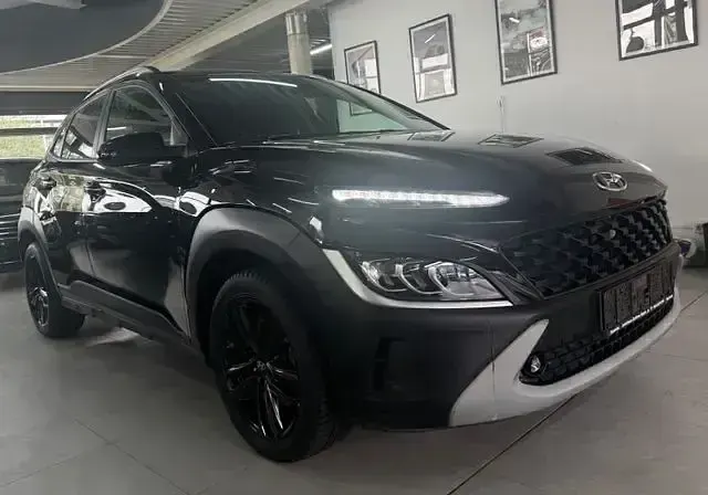 Gebraucht Hyundai Kona Edition 30+ 105 PS (77 kW) 2021 Schwarz SUV
