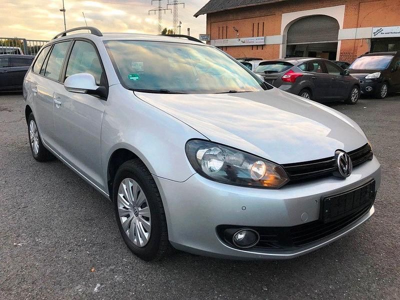 Gebraucht VW Golf VI Trendline 105 PS (77 kW) 2011 Silber Kleinwagen