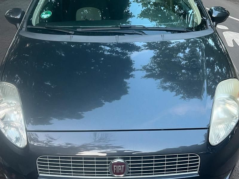 Grau Gebraucht 2007 Fiat Grande Punto Kleinwagen | 1.000 € - Bild 1/4