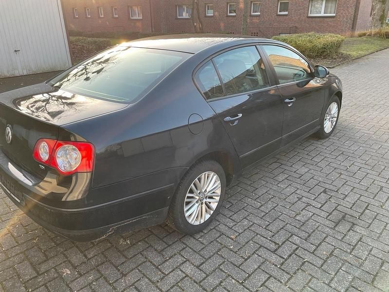 Gebraucht VW Passat 105 PS (77 kW) 2006 Limousine
