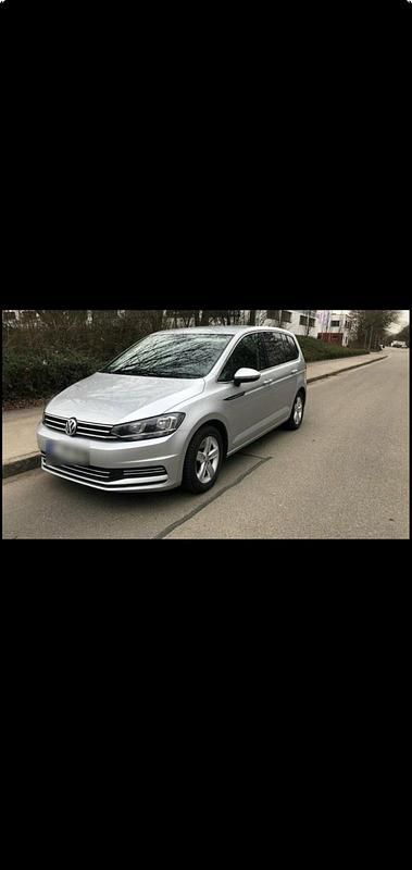 Silber Gebraucht 2017 VW Touran Van / Kleinbus | 16.999 € (Fairer Preis) - Bild 1/4