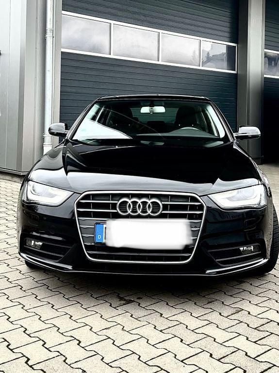 Gebraucht Audi A4 Ambiente 170 PS (125 kW) 2012 Schwarz Limousine
