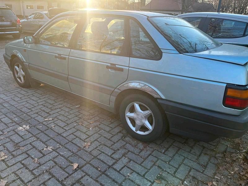 Gebraucht VW Passat 90 PS (66 kW) 1991 Grün Limousine