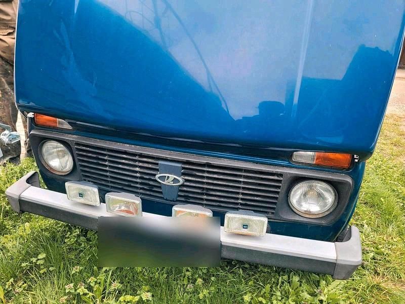 Gebraucht Lada niva 82 PS (60 kW) 2010 Blau SUV