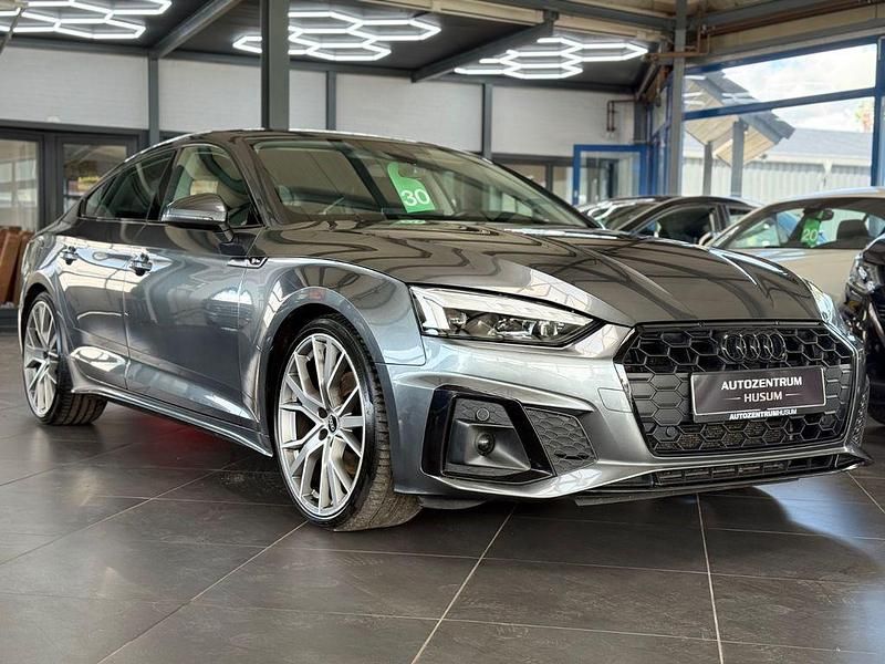 Grau Gebraucht 2022 Audi A5 Sportback S-Line Kleinwagen | 23.490 € (Superpreis) - Bild 1/2