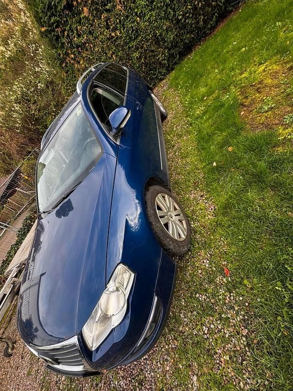 Blau Gebraucht 2006 VW Passat Kombi | 949 € (Superpreis) - Bild 1/4