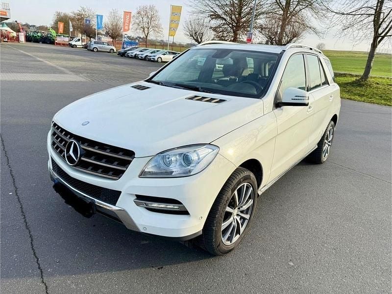 Gebraucht Mercedes ML250 204 PS (150 kW) 2013 Weiß SUV