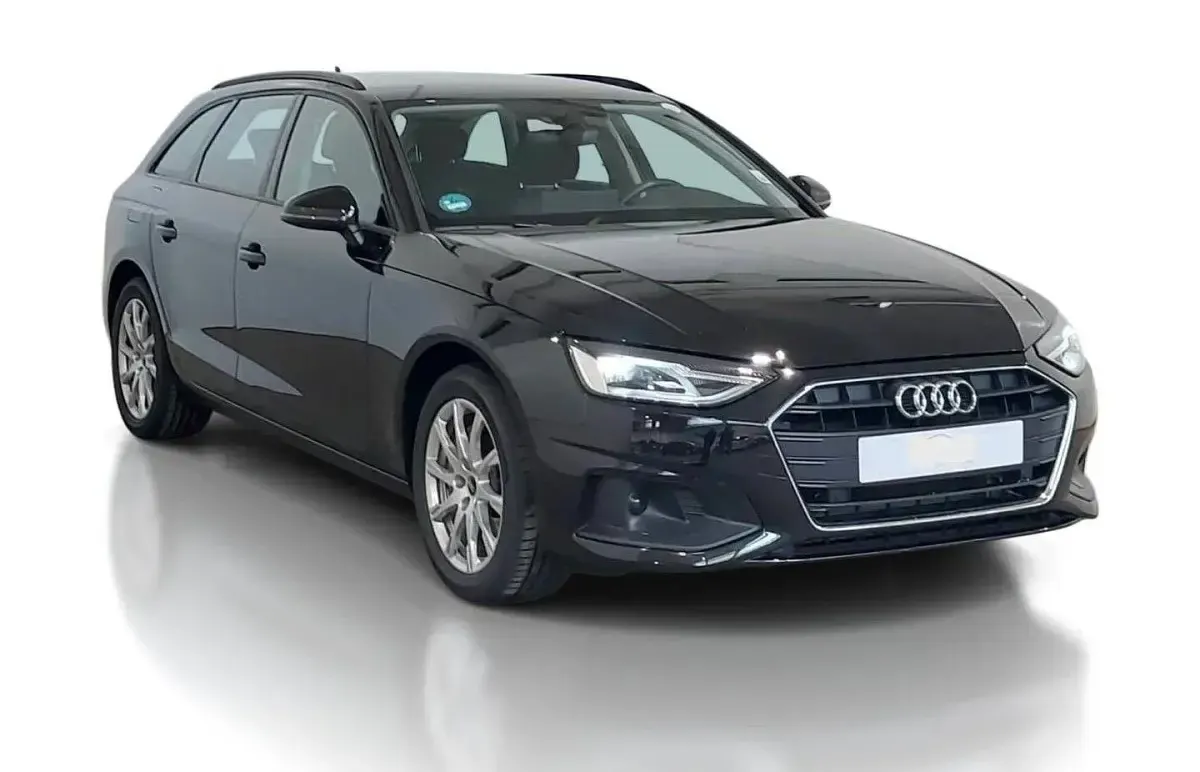 Gebraucht Audi A4 Basis 204 PS (150 kW) 2023 Mythosschwarz (metallic) Kombi