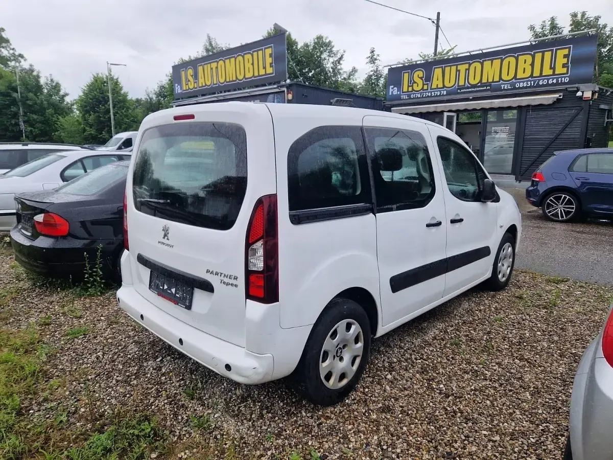 Gebraucht Peugeot Partner 99 PS (72 kW) 2018 Van / Kleinbus