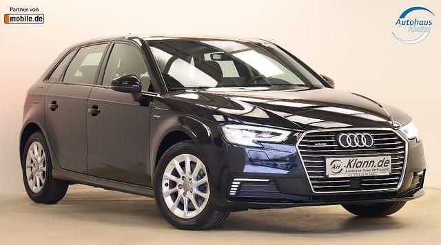 Schwarz Gebraucht 2017 Audi e-tron Sportback Ambiente SUV | 16.499 € - Bild 1/4