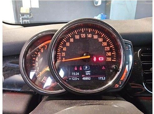 Gebraucht Mini Cooper Essential 136 PS (100 kW) 2023 Schwarz Kleinwagen