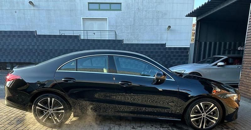 Gebraucht Mercedes CLA200 163 PS (119 kW) 2024 Schwarz Coupé