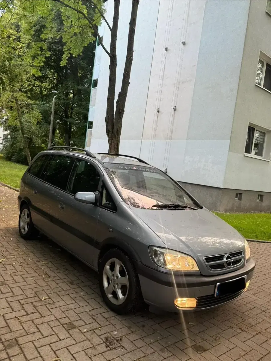 Gebraucht Opel Zafira 147 PS (108 kW) 2003 Silber Van / Kleinbus