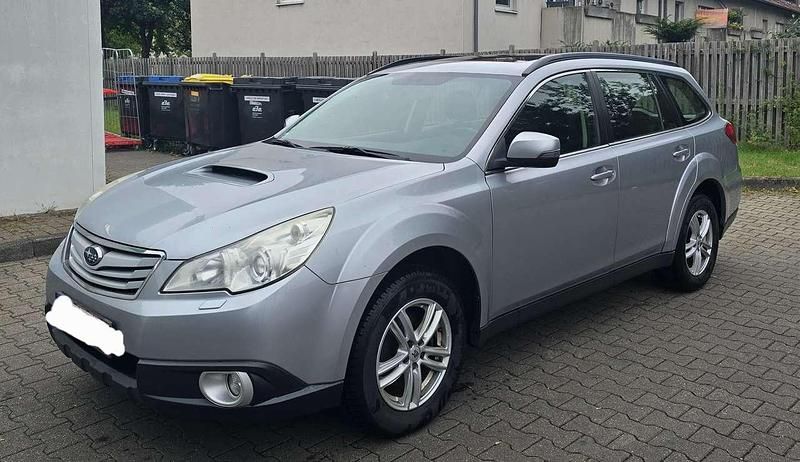 Grau Gebraucht 2012 Subaru Outback Active SUV | 3.449 € (Etwas zu teuer) - Bild 1/4