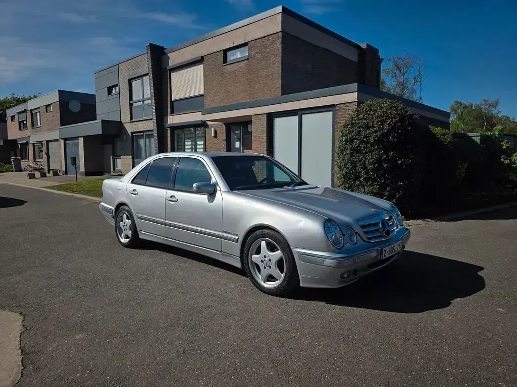 Second-hand Mercedes E200 163 CP (119 kW) 2001 Argintiu Berlinǎ
