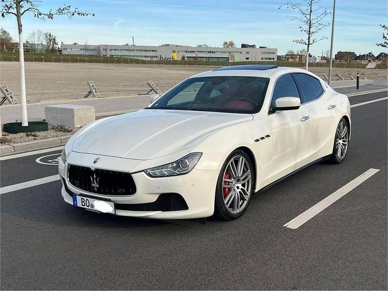 Weiß Gebraucht 2014 Maserati Ghibli Limousine | 24.900 € (Fairer Preis) - Bild 1/4