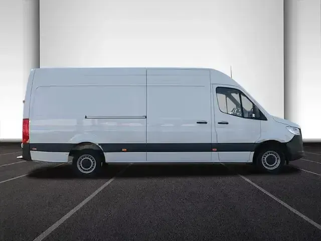 Gebraucht Mercedes Sprinter 170 PS (125 kW) 2025 Arktikweiss Van