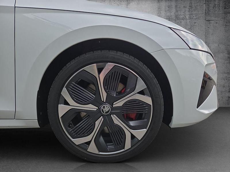Neu Skoda Octavia RS 265 PS (194 kW) 2025 Weiß Kombi