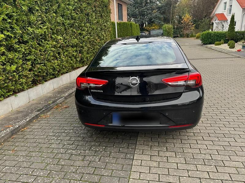 Gebraucht Opel Insignia Edition 136 PS (100 kW) 2017 Schwarz Limousine
