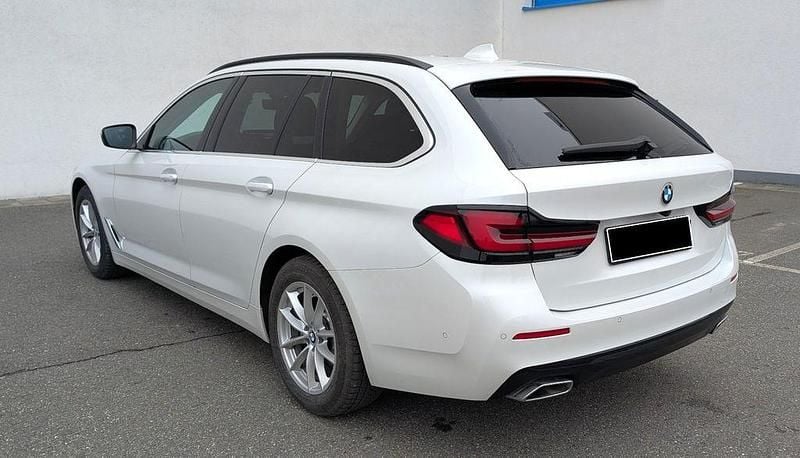 Gebraucht BMW 520 190 PS (139 kW) 2023 Weiß Kombi