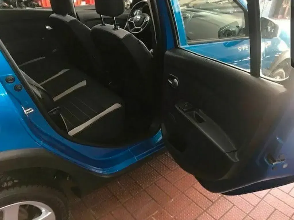 Gebraucht Dacia Sandero Stepway 90 PS (66 kW) 2016 Blau Limousine