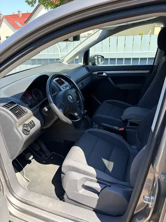 Gebraucht VW Touran Freestyle 105 PS (77 kW) 2010 Grau Van / Kleinbus