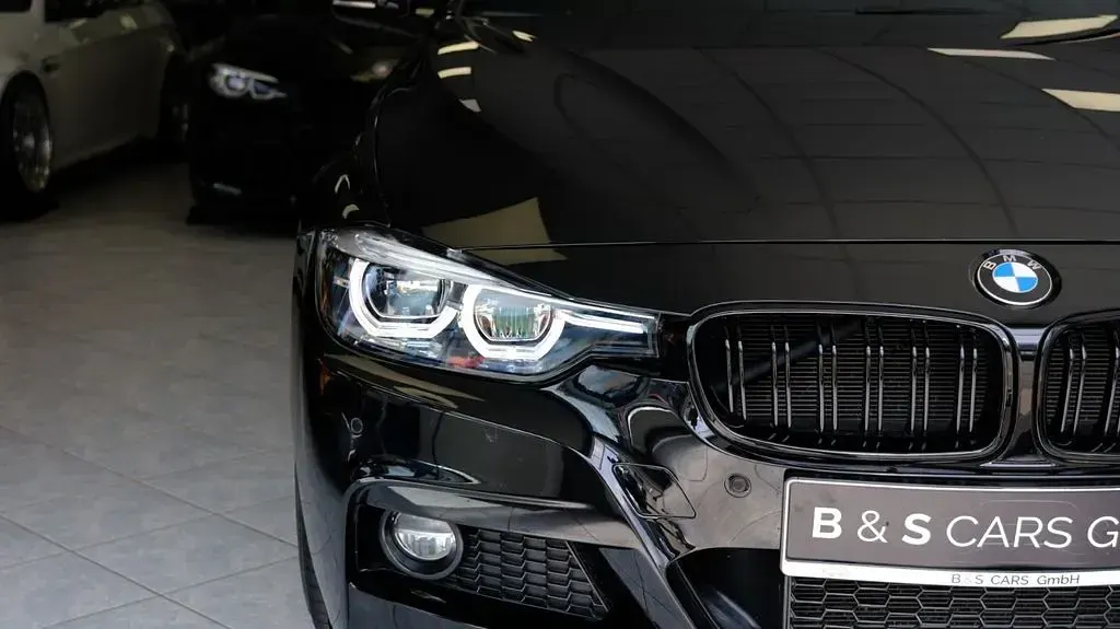Gebraucht BMW 330 Performance 252 PS (185 kW) 2017 Grau Limousine