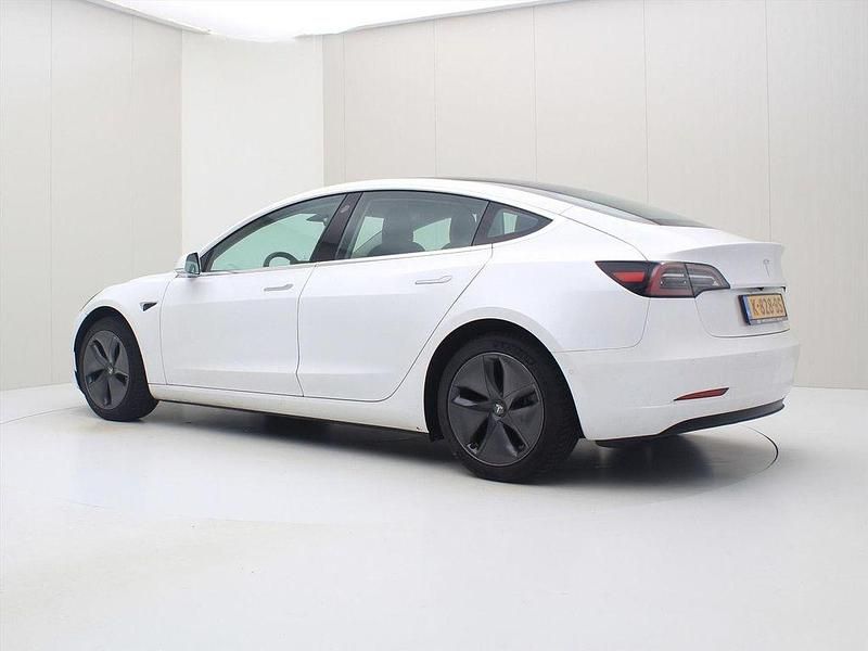 Second-hand Tesla Model 3 Standard Range 225 kW (306 CP) 2020 Alb Berlinǎ