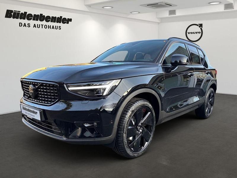 Neu Volvo XC40 Plus 163 PS (119 kW) 2025 Schwarz SUV