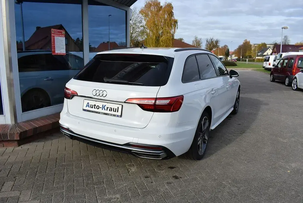 Gebraucht Audi A4 Advanced 163 PS (119 kW) 2021 Weiß Kombi