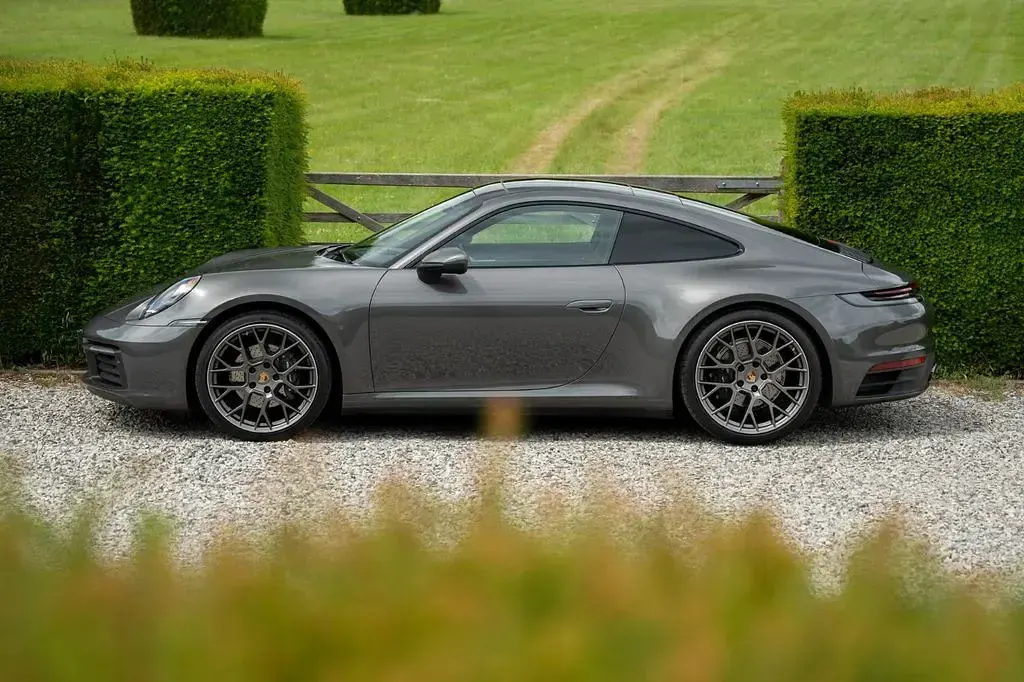 Gebraucht Porsche 911 Carrera 4 385 PS (283 kW) 2021 Grau Coupé