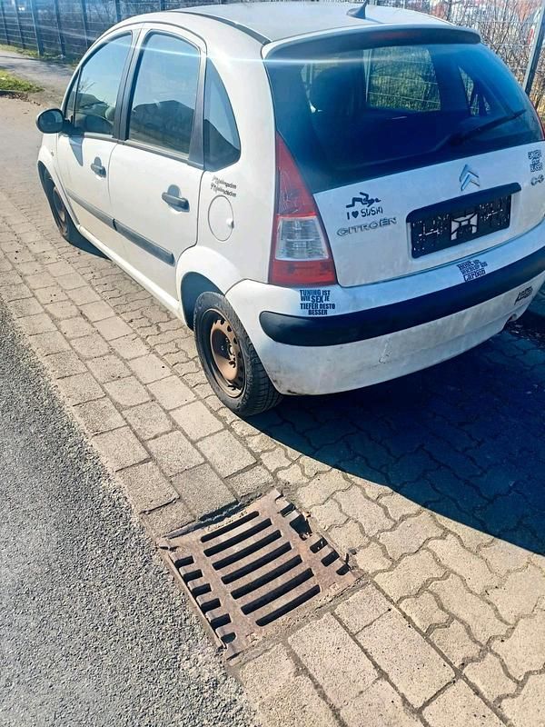 Gebraucht Citroën C3 60 PS (44 kW) 2007 Weiß Kleinwagen