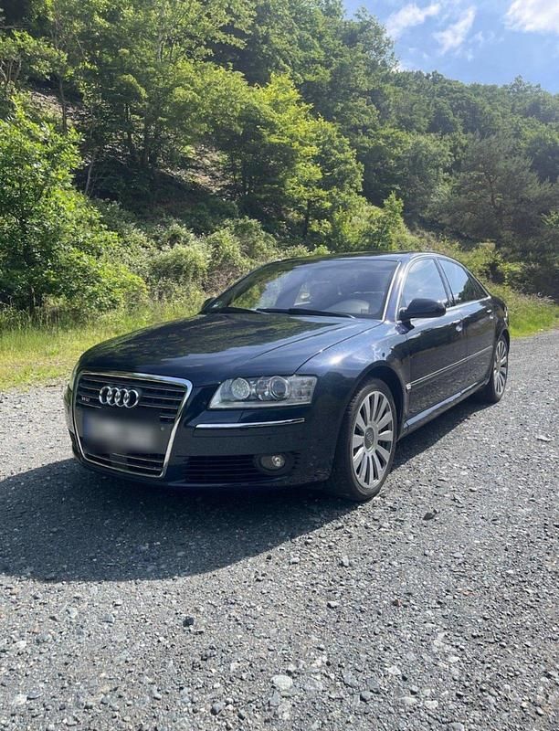 Blau Gebraucht 2006 Audi A8 Ambiente Limousine | 18.999 € - Bild 1/4