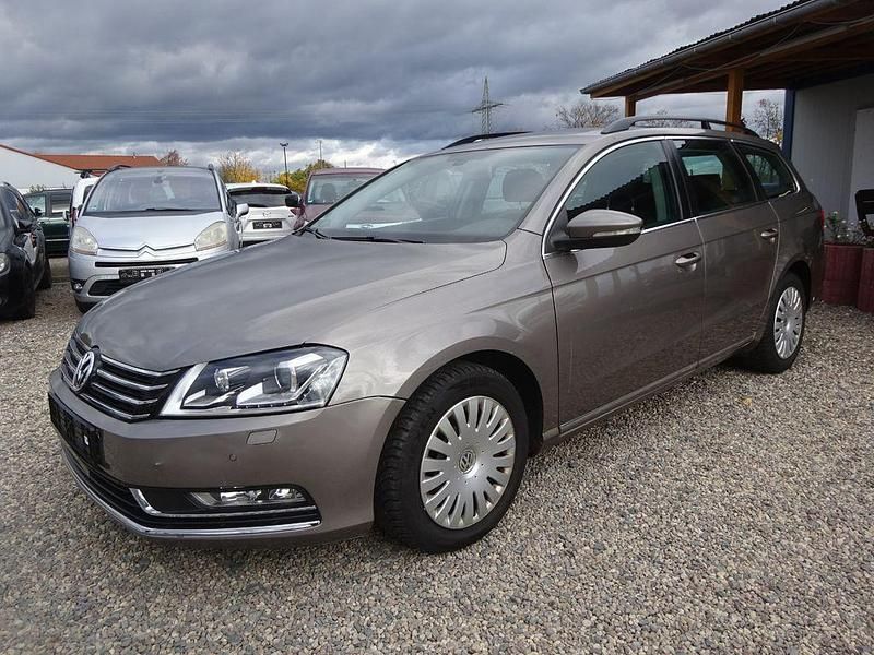 Gebraucht VW Passat Comfortline 140 PS (102 kW) 2011 Braun Kombi