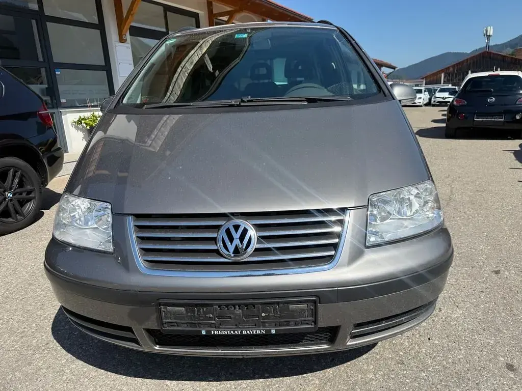 Gebraucht VW Sharan Trendline 116 PS (85 kW) 2009 Grau Van / Kleinbus