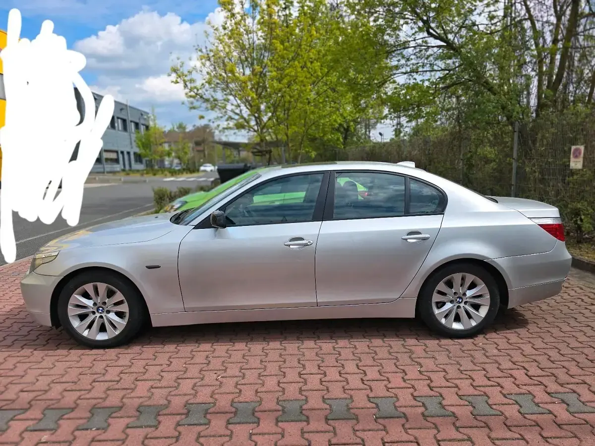 Second-hand BMW 525 177 CP (130 kW) 2004 Argintiu Berlinǎ