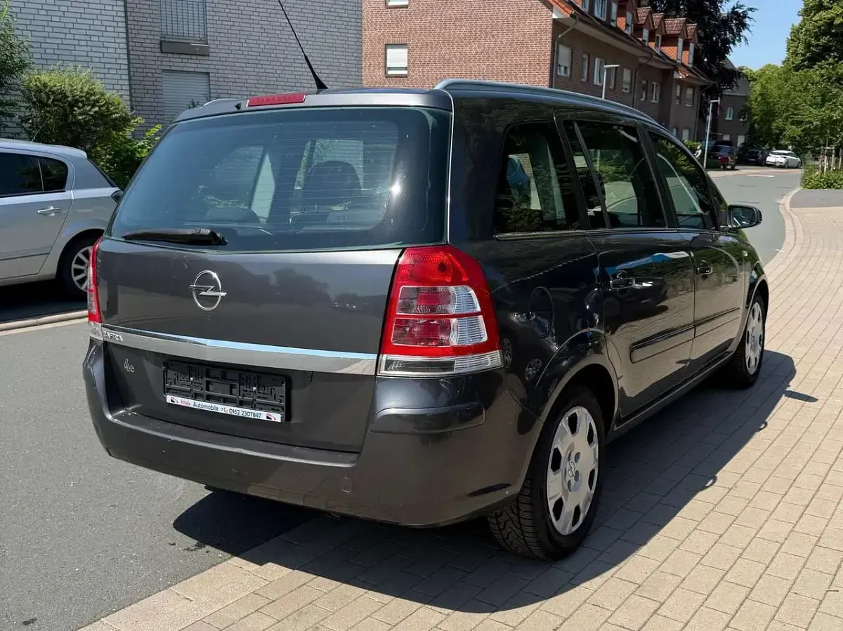 Gebraucht Opel Zafira Cosmo 116 PS (85 kW) 2009 Grau Van / Kleinbus