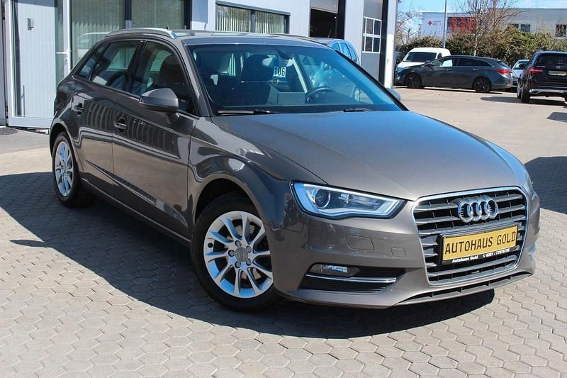 Gebraucht Audi A3 Attraction 122 PS (89 kW) 2013 Grau Limousine