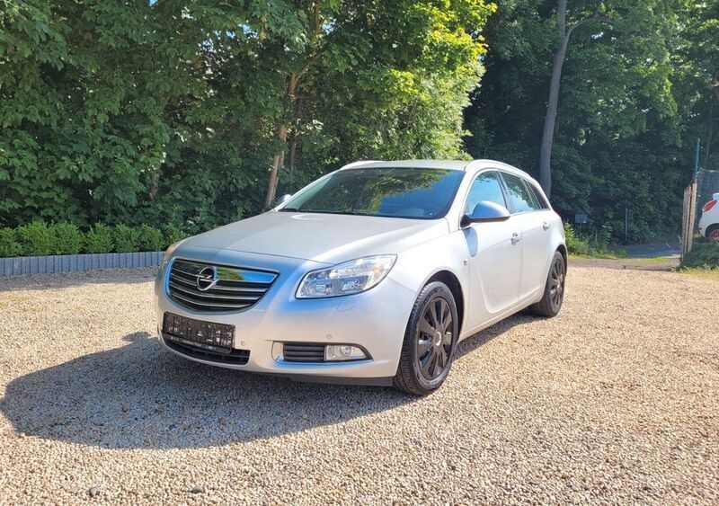 Silber Gebraucht 2010 Opel Insignia Edition Limousine | 1.980 € (Superpreis) - Bild 1/4