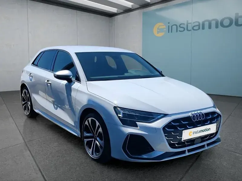 Gebraucht Audi S3 Sportback 333 PS (244 kW) 2024 Weiß Kleinwagen