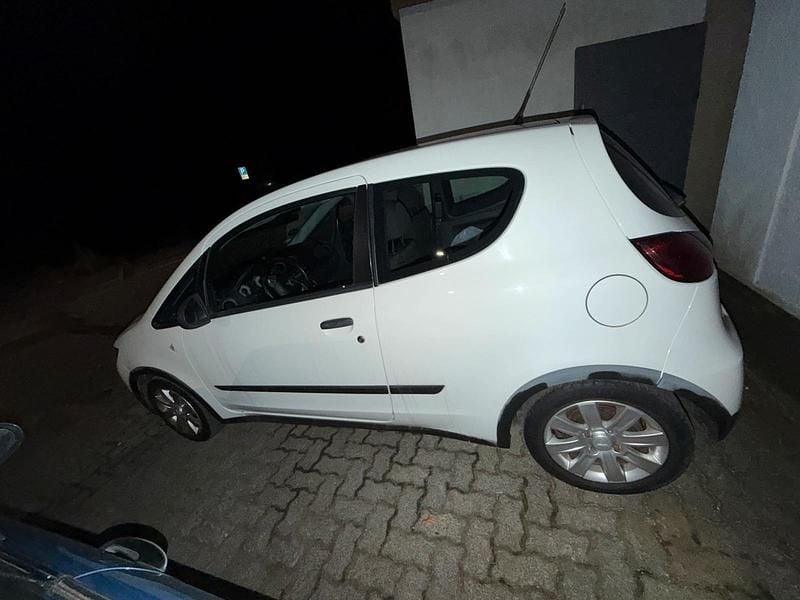 Gebraucht Mitsubishi Colt Top 95 PS (69 kW) 2010 Weiß Kleinwagen