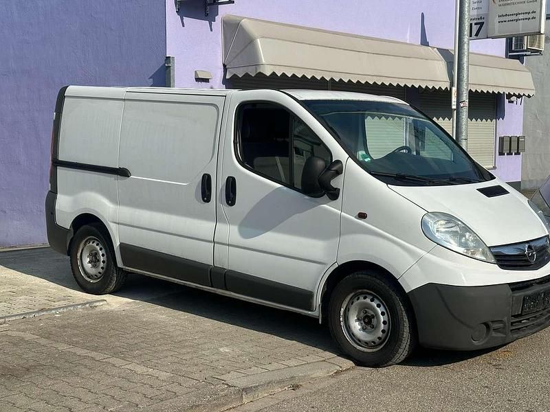Gebraucht Opel Vivaro 145 PS (106 kW) 2011 Casabl/arctic/eisweiss/kaolin Van / Kleinbus