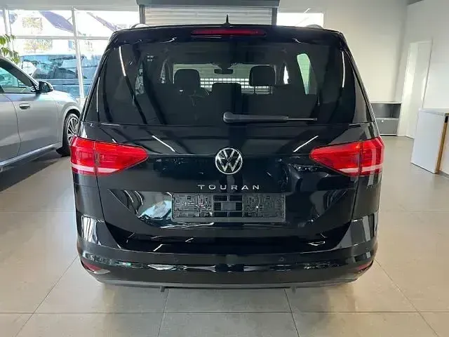 Gebraucht VW Touran Comfortline 150 PS (110 kW) 2024 Schwarz Van / Kleinbus