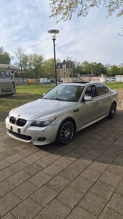 Second-hand BMW 525 218 CP (160 kW) 2007 Argintiu Berlinǎ