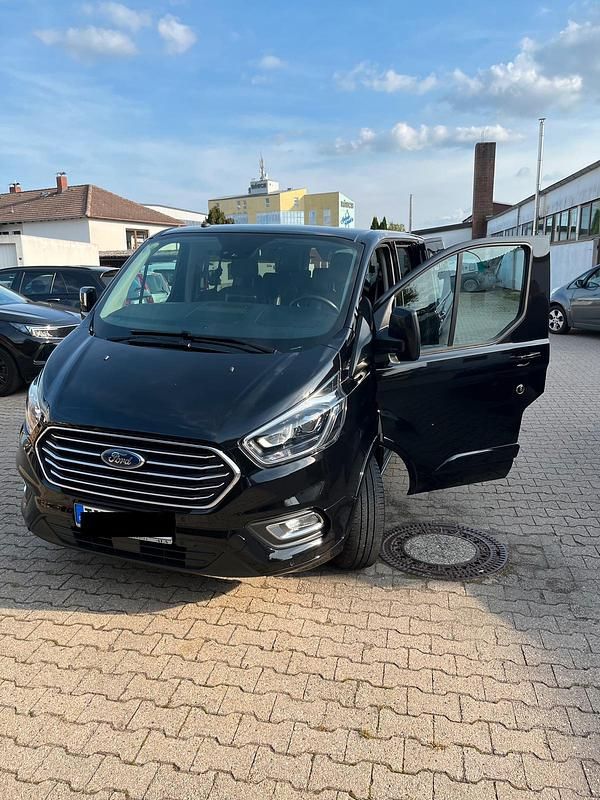 Schwarz Gebraucht 2020 Ford Tourneo Custom Titanium Van | 29.790 € (Guter Preis) - Bild 1/4